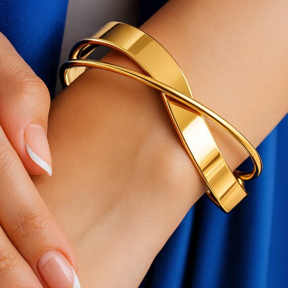🆕️18K Gold Plated Overlap Cuff Bangle Bracelet | Minimalist Elegant Jewelry ✨ - Picture 1 of 10